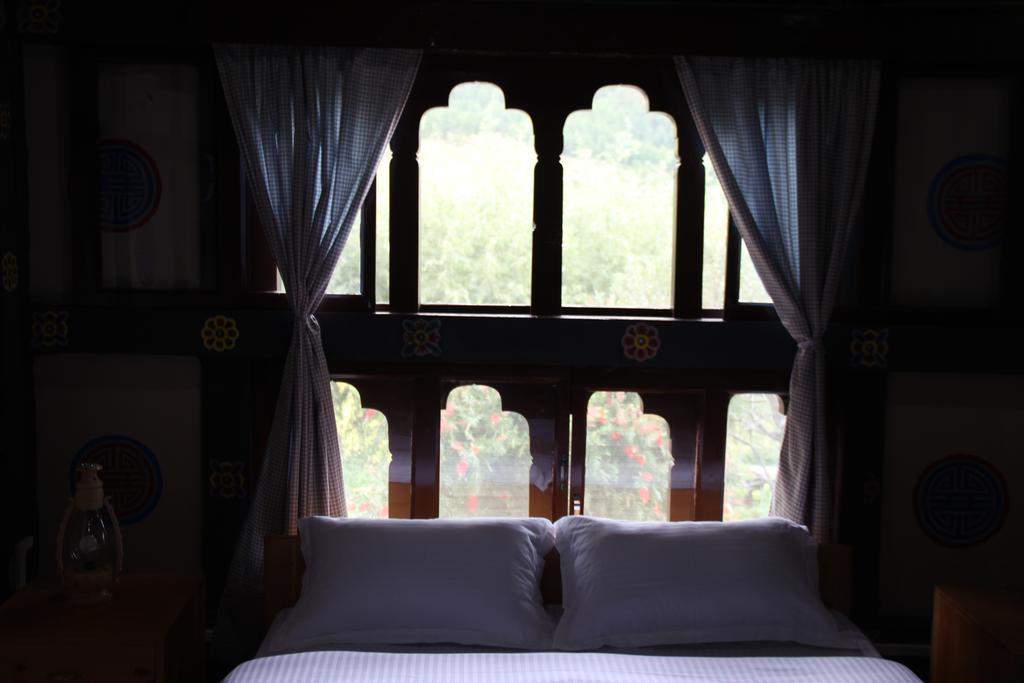 Ama'S Village Lodge Paro Exterior photo