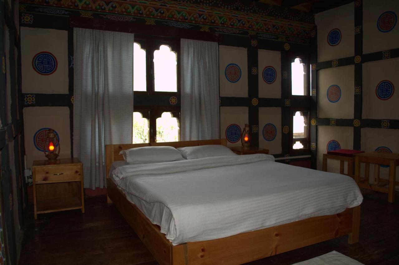 Ama'S Village Lodge Paro Exterior photo