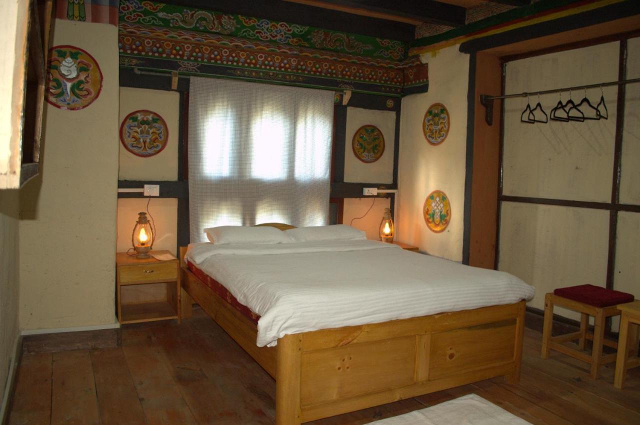 Ama'S Village Lodge Paro Exterior photo